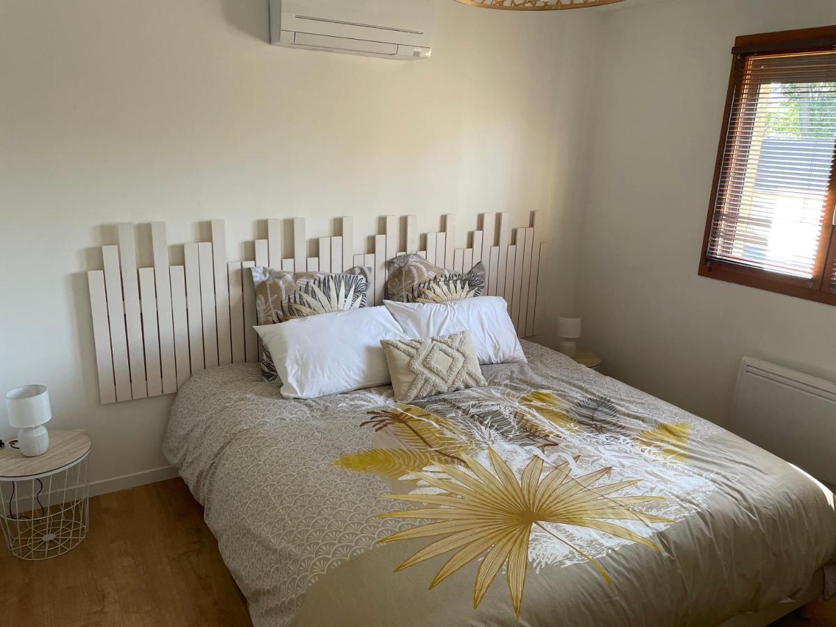 Le Double C Bed & Breakfast Saint-Victor-de-Morestel Exterior foto