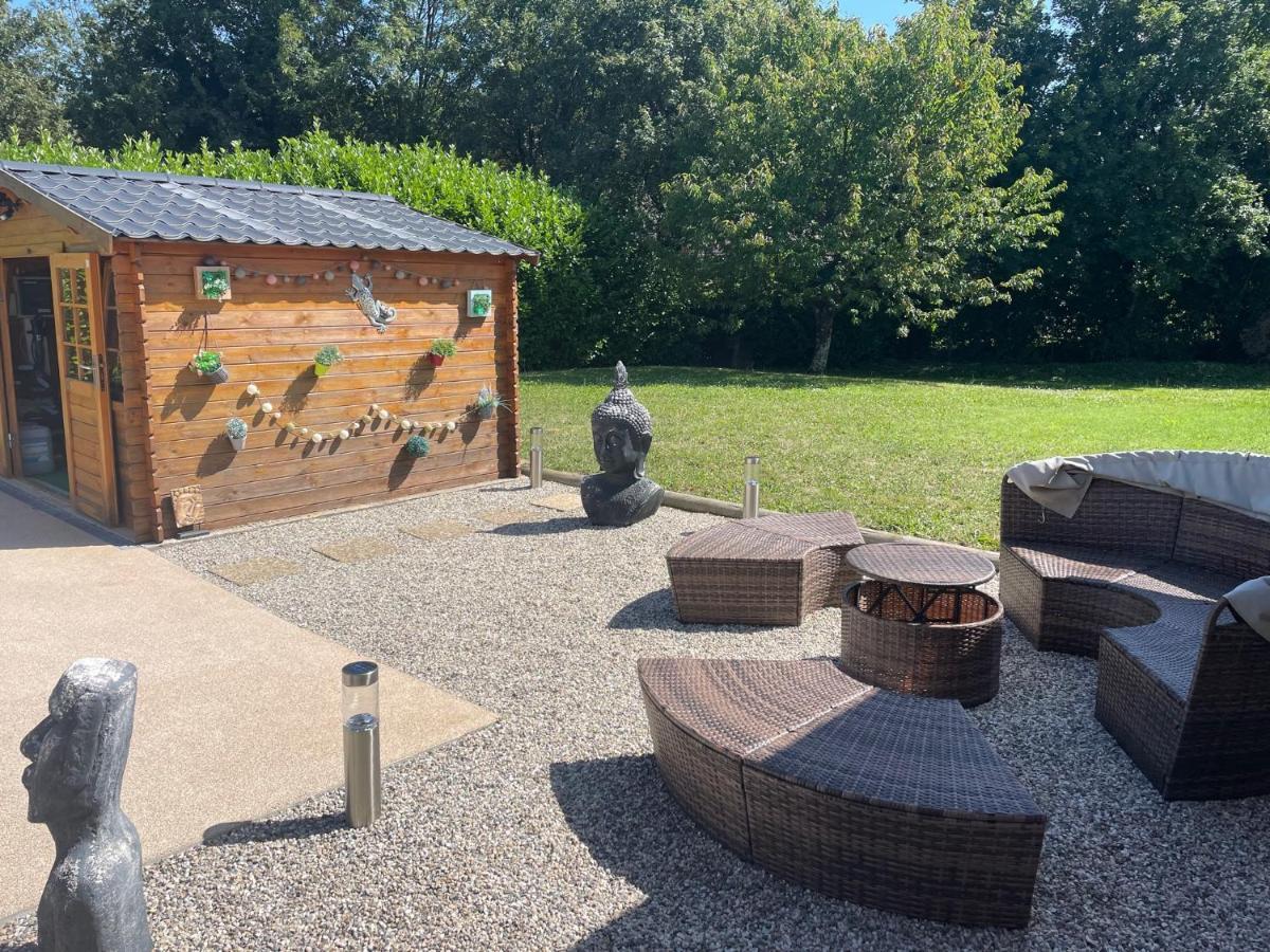 Le Double C Bed & Breakfast Saint-Victor-de-Morestel Exterior foto