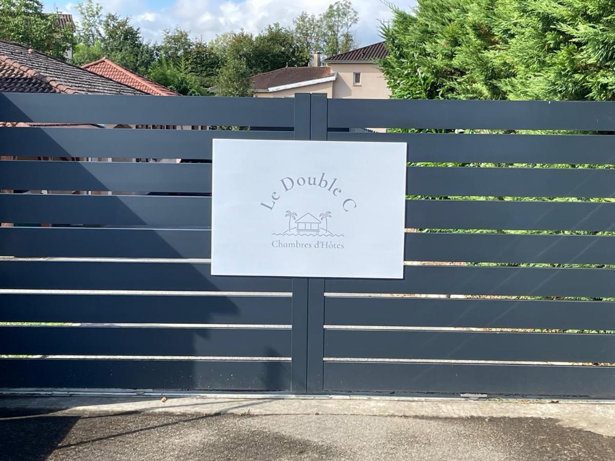 Le Double C Bed & Breakfast Saint-Victor-de-Morestel Exterior foto