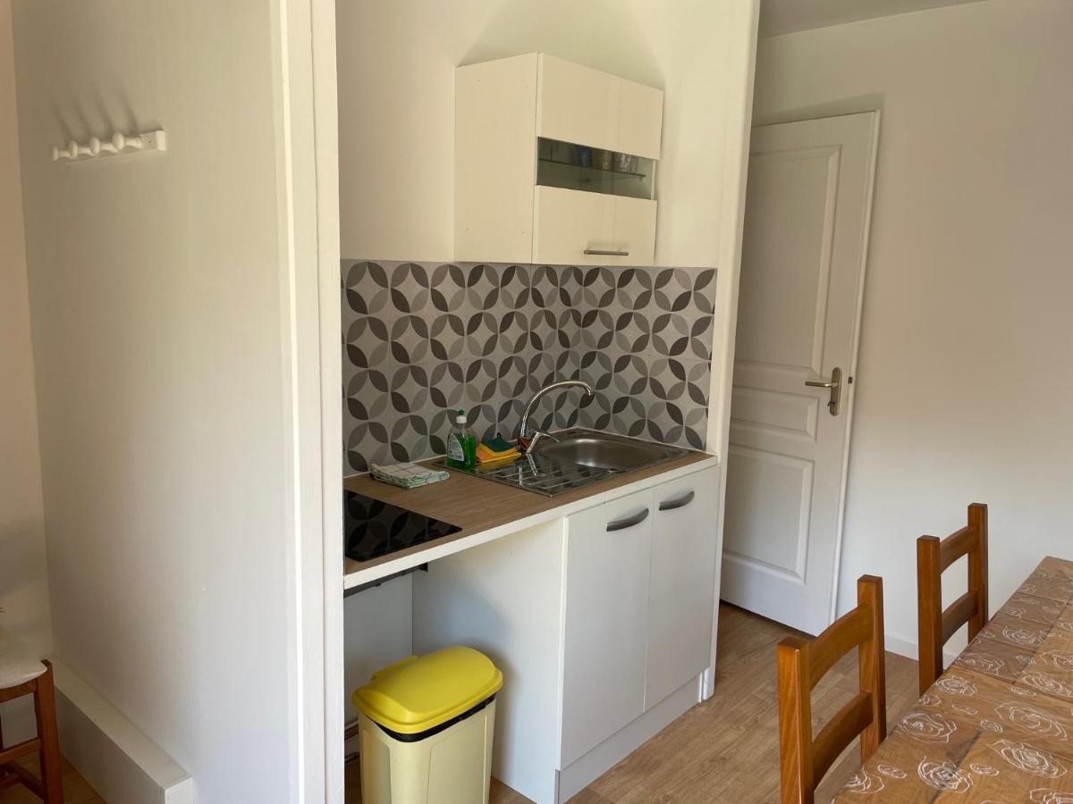 Le Double C Bed & Breakfast Saint-Victor-de-Morestel Exterior foto